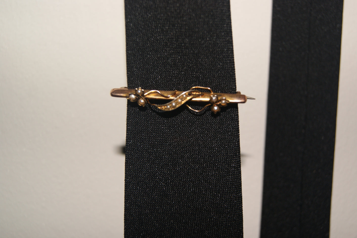 Edwardian 9ct Gold Seed Pearl Lover's Knot Bar Brooch | Birmingham 1909 to 1910 | Fully Hallmarked | Fine