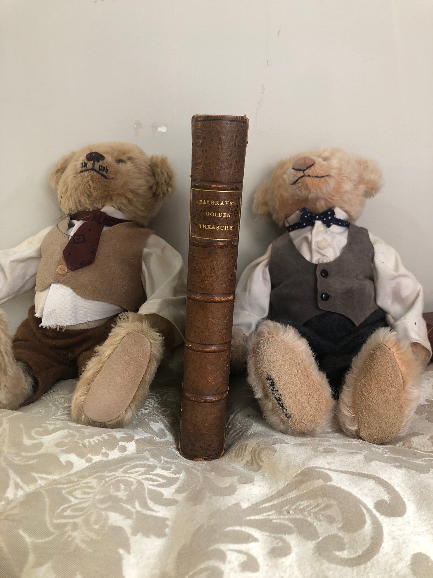 The Golden Treasury — Palgrave | Oxford Edition 1919 | Uppingham School Prize Binding | Awarded to R. Gresley, 1921 | Full Morocco