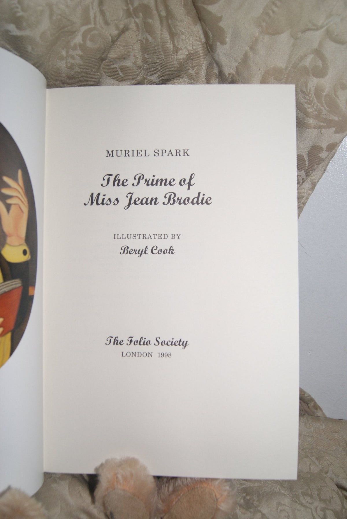 The Prime of Miss Jean Brodie — The Folio Society | Muriel Spark | 1998 — view 3